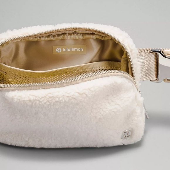 LULULEMON Everywhere FLEECE Belt Bag Crossbody Fanny pack Natural Ivory/Trench - Picture 5 of 6